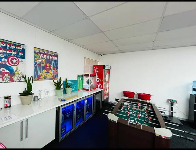 335M² OFFICE TO LET IN VORNA VALLEY